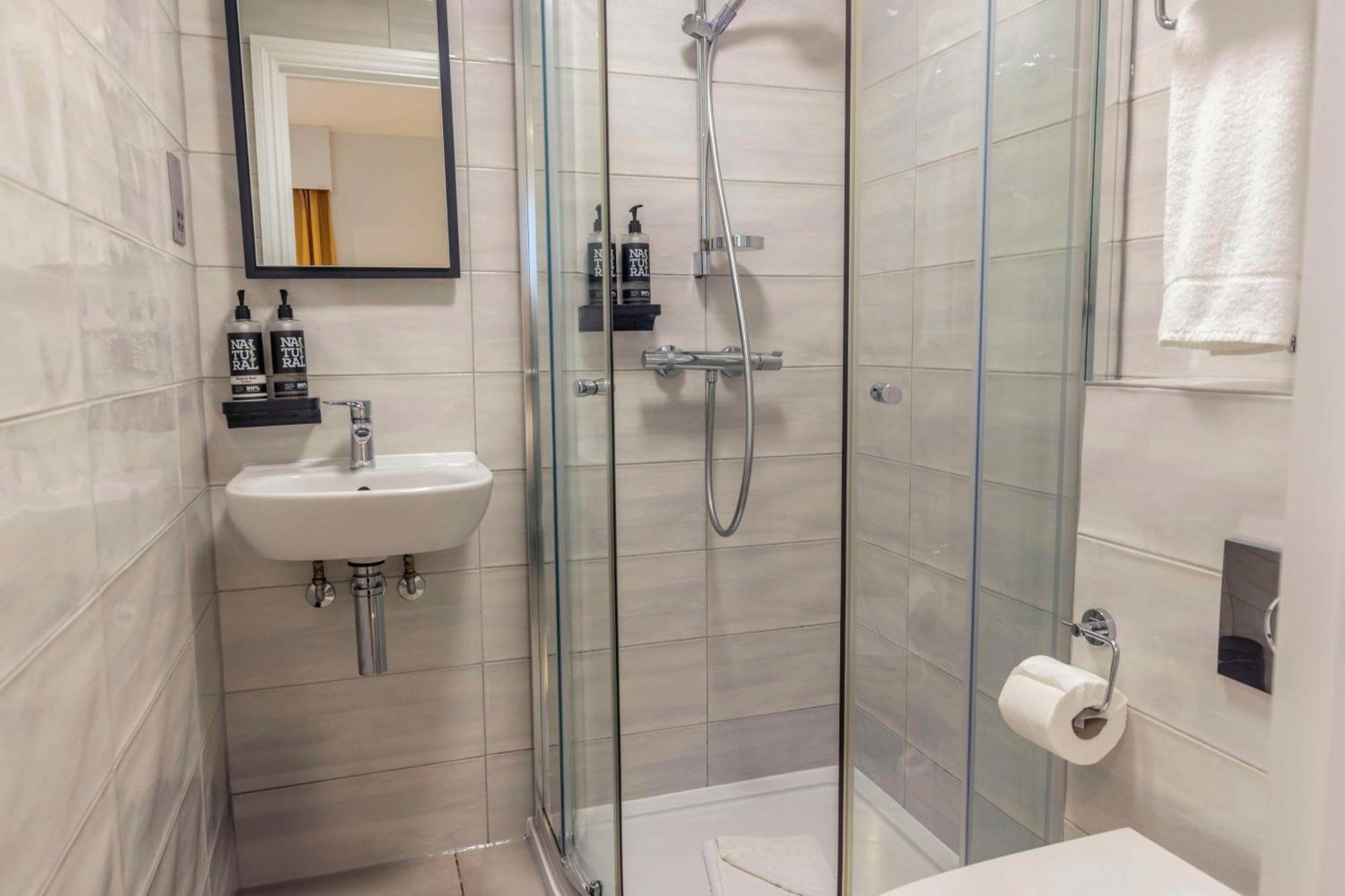Best Western Kensington Olympia Hotel London Bagian luar foto
