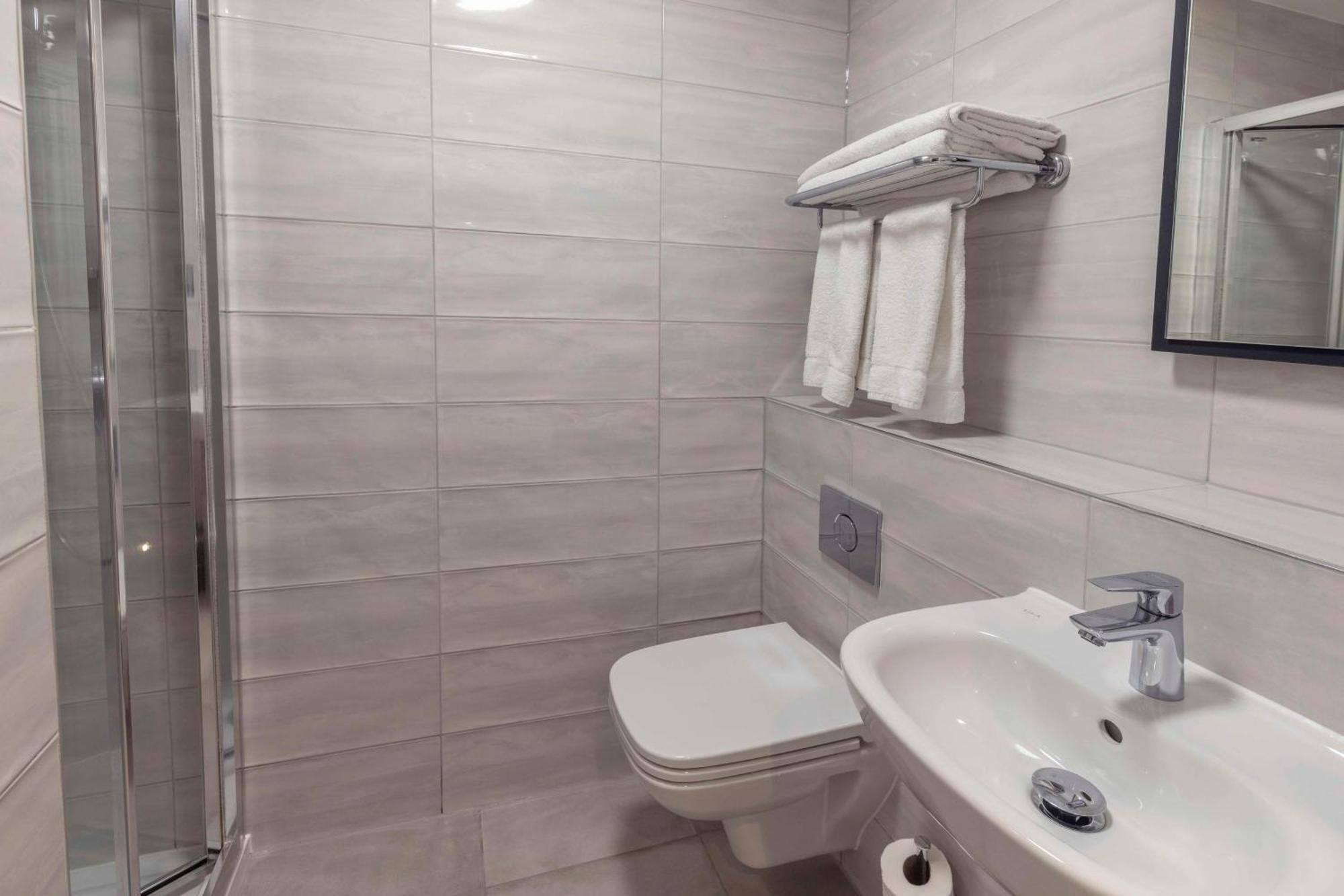 Best Western Kensington Olympia Hotel London Bagian luar foto