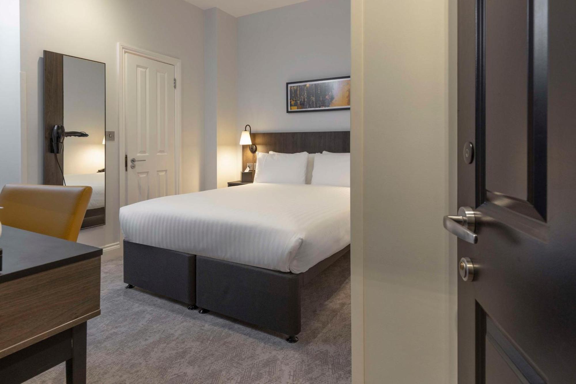 Best Western Kensington Olympia Hotel London Bagian luar foto