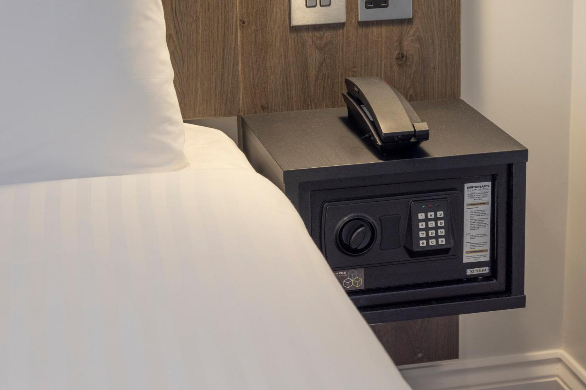 Best Western Kensington Olympia Hotel London Bagian luar foto