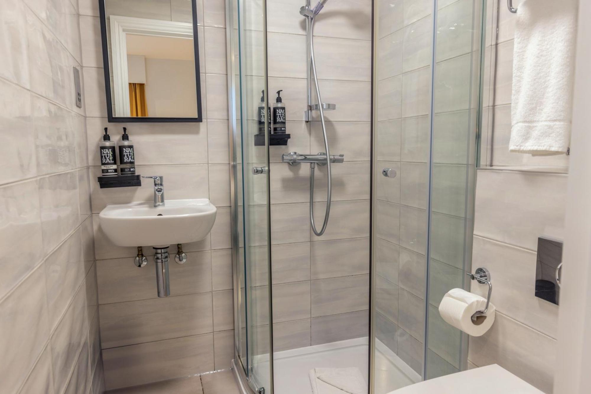 Best Western Kensington Olympia Hotel London Bagian luar foto