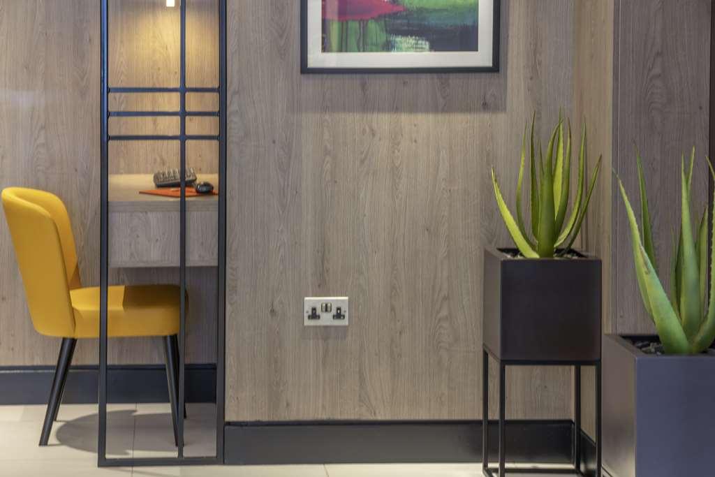 Best Western Kensington Olympia Hotel London Bagian luar foto